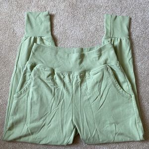 Women’s light green jogger sweatpants size medium